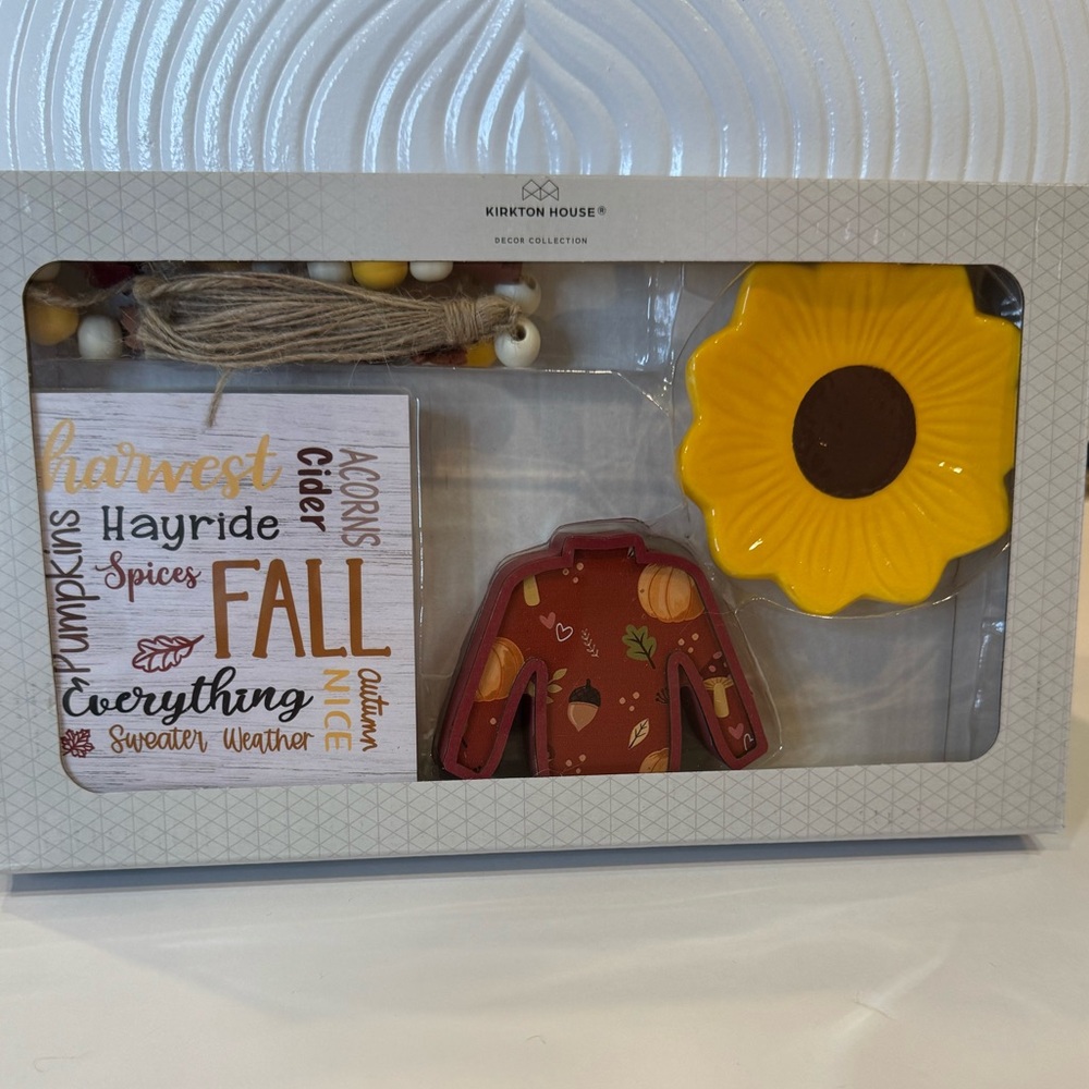 Charming Fall Decor Set Perfect for Display - Picture 5 of 11